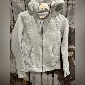 Lululemon gray sweater with thumb holes. Size 6